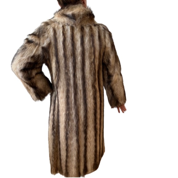 Women’s Vintage Tanuki Racoon Long Fur Coat - Picture 3 of 12